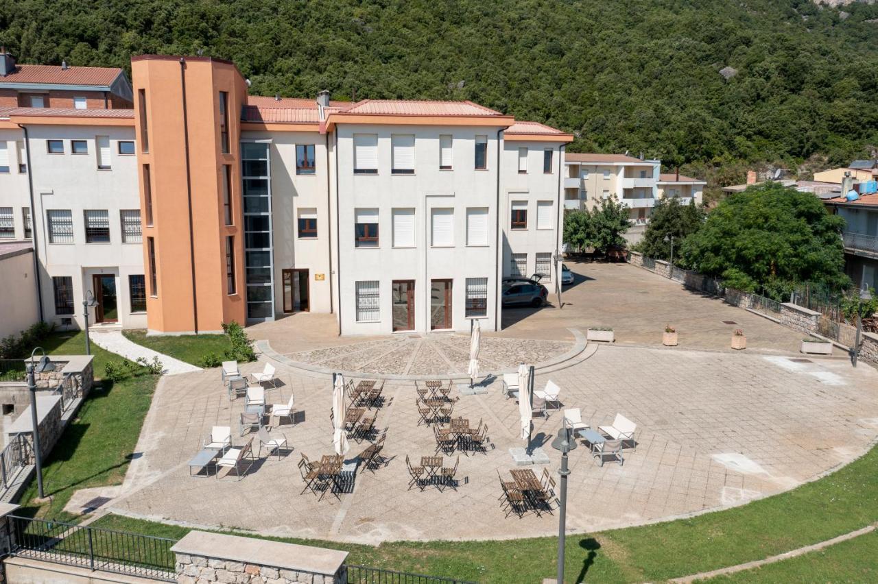 Hotel Dei Tacchi 3*